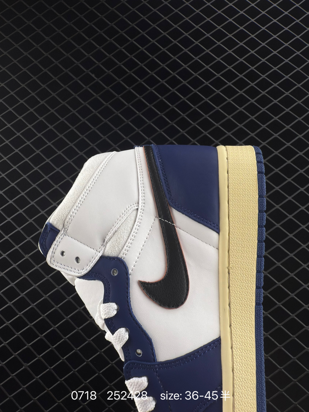 Nike Air Jordan 1 Retro High OG”Black/White“